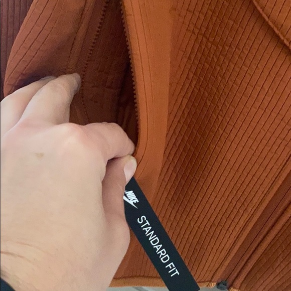 NIKE WOMEN'S TECH PACK WINDRUNNER JACKET Pumpkin - Picture 3 of 8